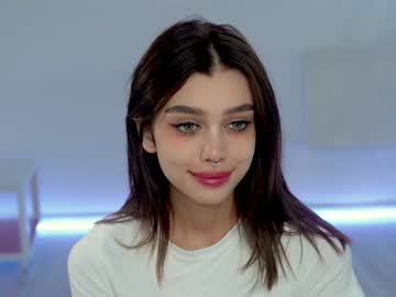 girl
        karina_amiri cam image #4863941