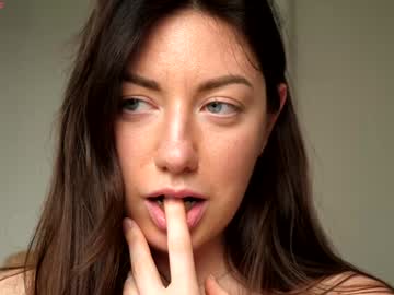 girl
        ronny_ponny cam image #6773873