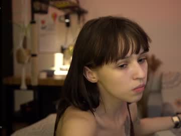 girl
        diruriru cam image #3759200
