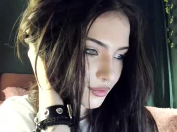 girl
        bmwm5f90 cam image #6482599