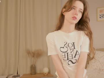 girl
        gina_gracia cam image #5465123