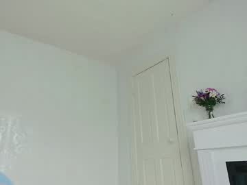 girl
        littlegreekflower cam image #6846309