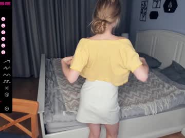 girl
        dexterity_of_love cam image #5073765