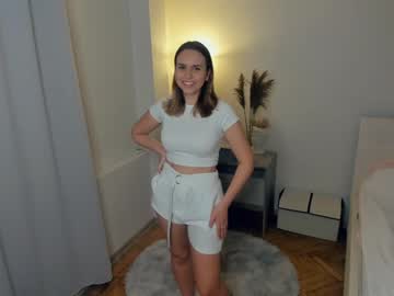 girl
        next_to_you_ cam image #2918155