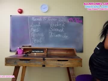 girl
        livecleo cam image #889595