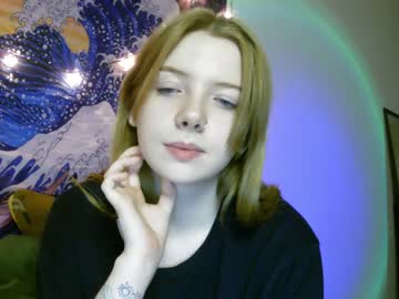girl
        lillygoodgirl cam image #1887873