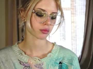 girl
        audreycarvin cam image #6681652