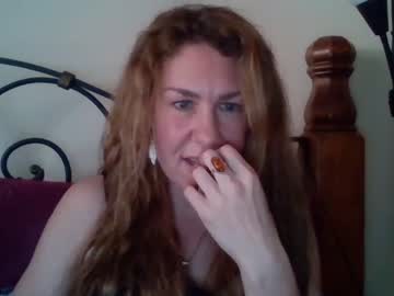 girl
        mumnextdoor cam image #2823354
