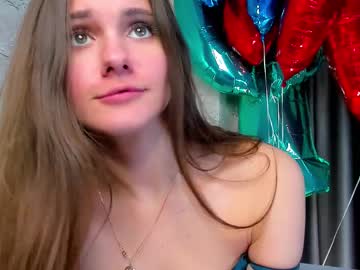 girl
        lorettadunnell cam image #6409693