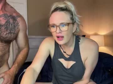couple
        lopsidedsubmission cam image #1775503