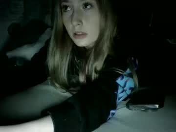 girl
        petitetinybabe cam image #2383923