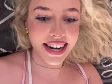 girl
        skyyler1 cam image #6126773