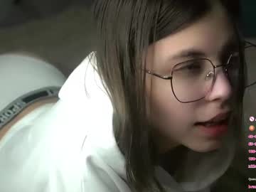 girl
        shickshackshock cam image #6618116