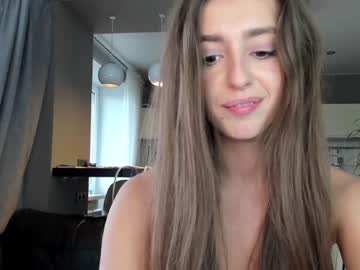girl
        coy_amina_ cam image #215624