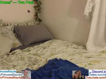 girl
        aliceriverscam cam image #2196634