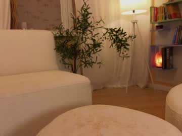 girl
        ericamiracle15 cam image #6617599