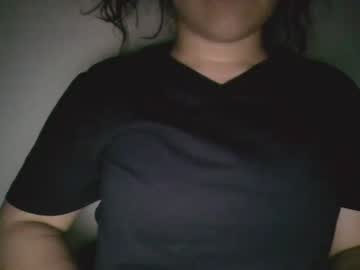 girl
        littlebaeee8 cam image #1912779