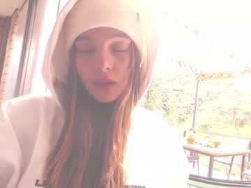 girl
        kendalltyler cam image #4347894