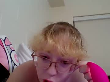 girl
        blonde_katie cam image #3038476
