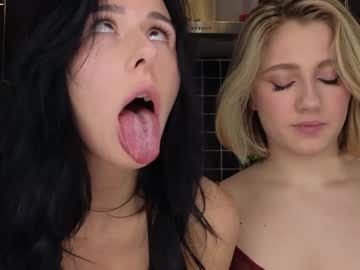 girl
        yononeey cam image #4678230