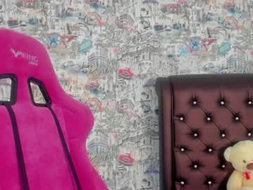 girl
        angelina_new cam image #321875