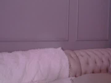 girl
        sarasuo cam image #2307935