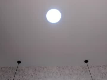 girl
        lili_foxy cam image #5029792