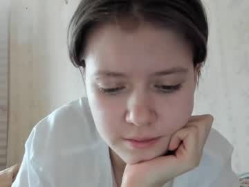 girl
        lilolum cam image #3820753