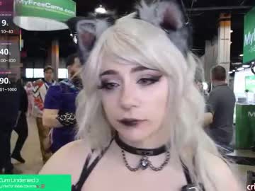girl
        crimsonkitten cam image #6540264