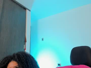 girl
        naomigarcia cam image #6713913