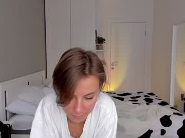 girl
        elannand cam image #4647432