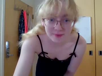 girl
        blonde_katie cam image #3454537