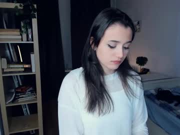 girl
        keti_bunny cam image #5647604