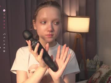 girl
        lyly_bambi cam image #5647371