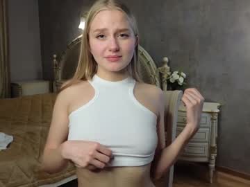 girl
        merylharvison cam image #5322079