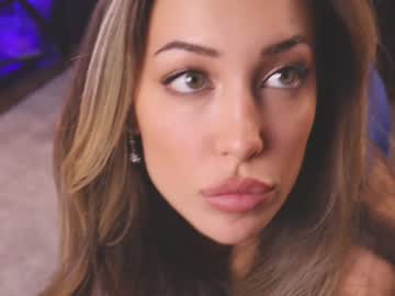 girl
        francescadomi cam image #76015