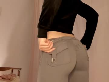 girl
        hee_jeen cam image #5883183