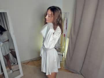 girl
        wave_of_happy_ cam image #2808747
