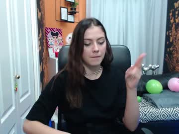 girl
        its_rachel cam image #296314