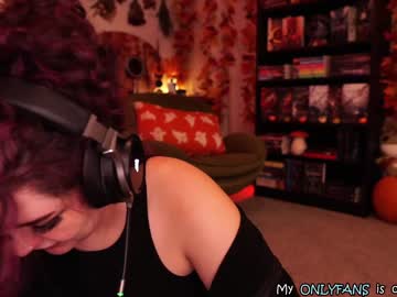 girl
        evelynpiers cam image #2691303