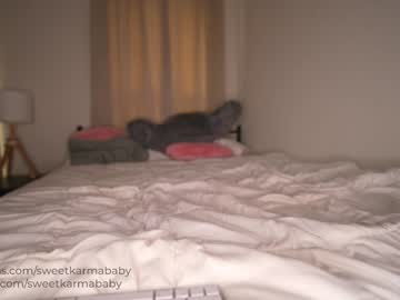 girl
        sweetkarmababy cam image #2288416