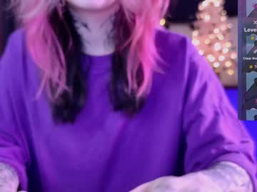 girl
        lollyshy__ cam image #5733008