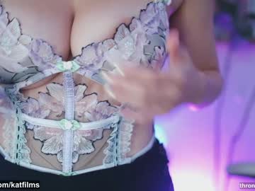 girl
        katdreams cam image #5159368