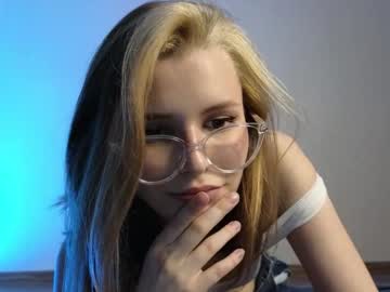 girl
        elsa_limerence cam image #4807839