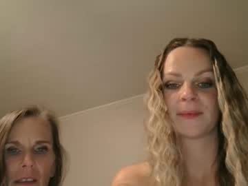 girl
        kimithemilfmommy cam image #5777319
