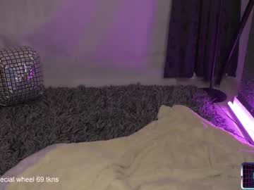 girl
        lucyallenx cam image #4265301