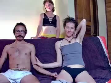 couple
        randomshuffle cam image #2463941