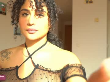 girl
        arletnoa cam image #4010638