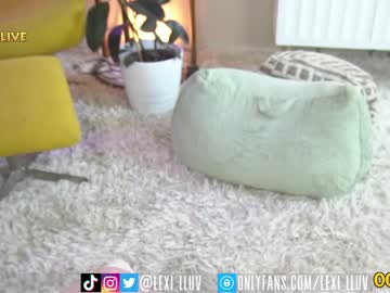 girl
        lexi_luv cam image #2180698