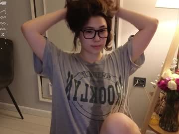 girl
        kimi_kay cam image #4349068